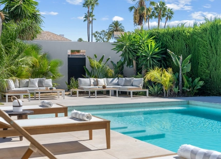 ELEGANT FAMILY VILLA WITH MODERN UPGRADES AND GOLF VIEWS IN NUEVA ANDALUCÍA