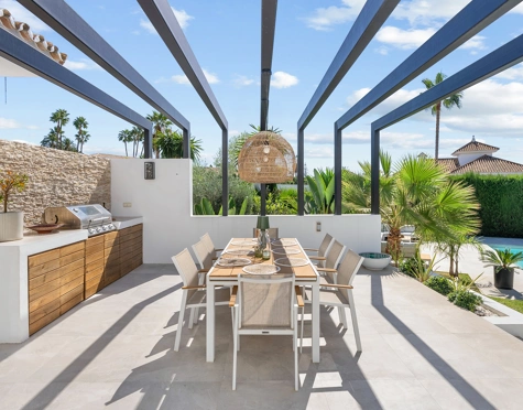 Villa en venta en Nueva Andalucia, Marbella