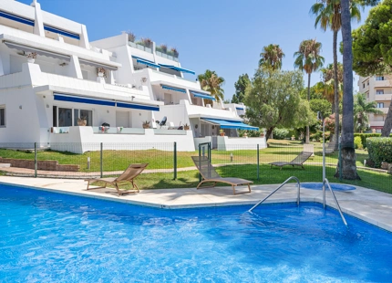 AMPLIO APARTAMENTO EN PLANTA BAJA EN VENTA EN NUEVA ANDALUCÍA, A POCOS PASOS DE PUERTO BANÚS