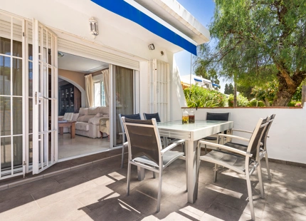 AMPLIO APARTAMENTO EN PLANTA BAJA EN VENTA EN NUEVA ANDALUCÍA, A POCOS PASOS DE PUERTO BANÚS