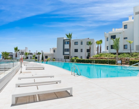 Ground Floor Apartment for sale in Estepona Golf, Estepona West