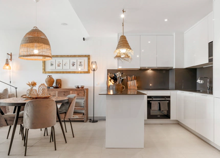 APARTAMENTO DE ESTILO BOHEMIO EN VENTA EN ESTEPONA GOLF