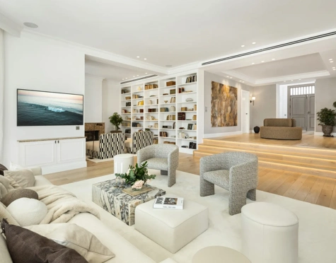 Villa en venta en Nueva Andalucia, Marbella