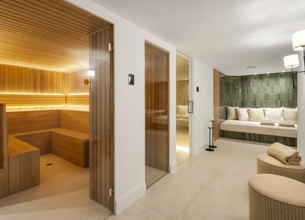 ELEGANT VILLA FOR SALE IN NUEVA ANDALUCÍA, MARBELLA