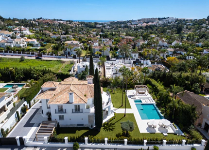 ELEGANT VILLA FOR SALE IN NUEVA ANDALUCÍA, MARBELLA