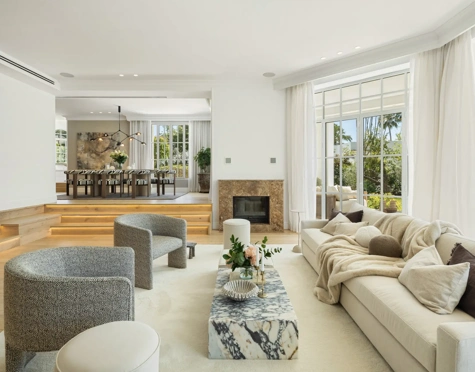 Villa en venta en Nueva Andalucia, Marbella