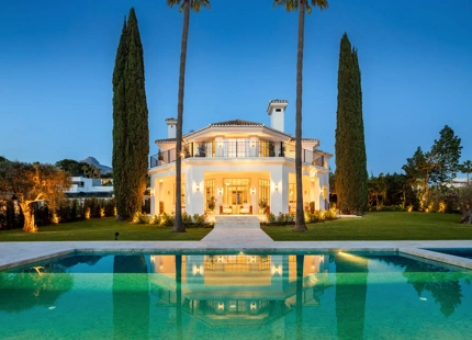 ELEGANT VILLA FOR SALE IN NUEVA ANDALUCÍA, MARBELLA