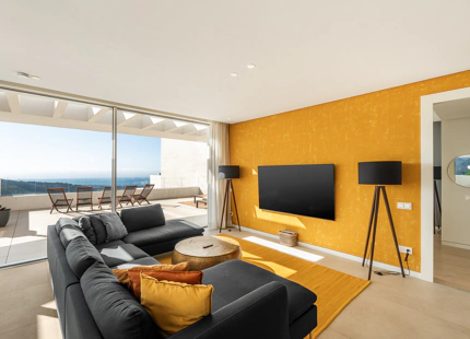 ELEVATED LUXURY PENTHOUSE WITH PANORAMIC VIEWS IN PALO ALTO, MARBELLA