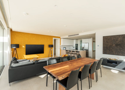 ELEVATED LUXURY PENTHOUSE WITH PANORAMIC VIEWS IN PALO ALTO, MARBELLA