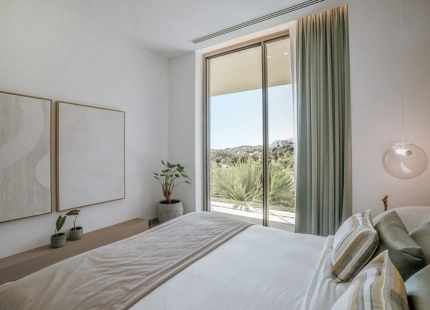 VILLA CONTEMPORÁNEA CON VISTAS PANORÁMICAS AL MAR EN EL HERROJO ALTO
