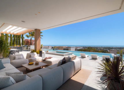 VILLA CONTEMPORÁNEA CON VISTAS PANORÁMICAS AL MAR EN EL HERROJO ALTO