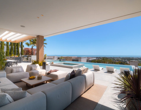 Villa for sale in La Quinta, Benahavis
