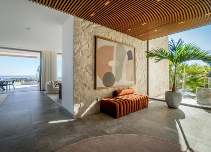 VILLA CONTEMPORÁNEA CON VISTAS PANORÁMICAS AL MAR EN EL HERROJO ALTO
