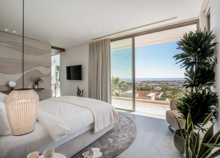 VILLA CONTEMPORÁNEA CON VISTAS PANORÁMICAS AL MAR EN EL HERROJO ALTO