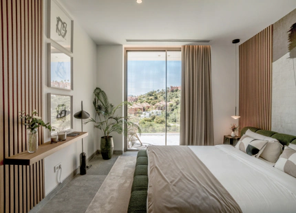 VILLA CONTEMPORÁNEA CON VISTAS PANORÁMICAS AL MAR EN EL HERROJO ALTO