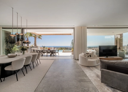 VILLA CONTEMPORÁNEA CON VISTAS PANORÁMICAS AL MAR EN EL HERROJO ALTO