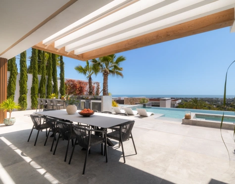 Villa for sale in La Quinta, Benahavis