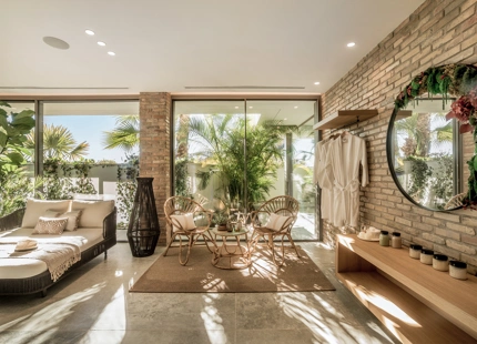 VILLA CONTEMPORÁNEA CON VISTAS PANORÁMICAS AL MAR EN EL HERROJO ALTO