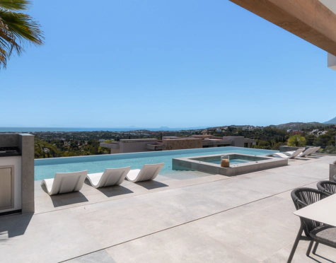 Villa for sale in La Quinta, Benahavis