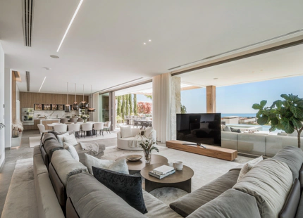 VILLA CONTEMPORÁNEA CON VISTAS PANORÁMICAS AL MAR EN EL HERROJO ALTO