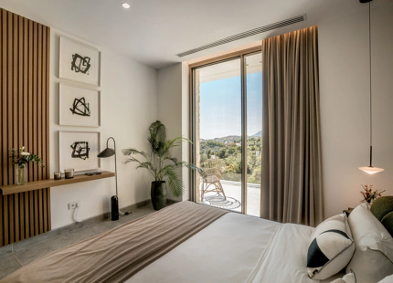 VILLA CONTEMPORÁNEA CON VISTAS PANORÁMICAS AL MAR EN EL HERROJO ALTO