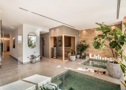 VILLA CONTEMPORÁNEA CON VISTAS PANORÁMICAS AL MAR EN EL HERROJO ALTO