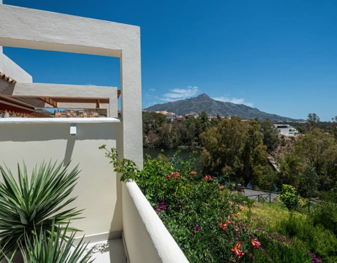 Apartment for sale in La Cerquilla, Nueva Andalucia