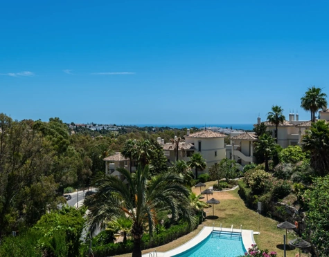 Apartment for sale in La Cerquilla, Nueva Andalucia
