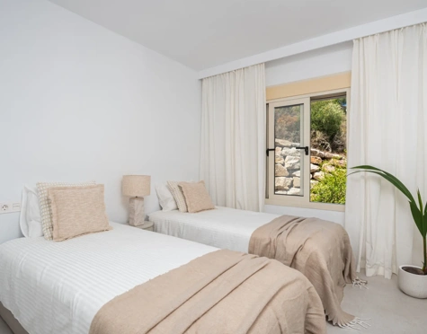 Apartment for sale in La Cerquilla, Nueva Andalucia