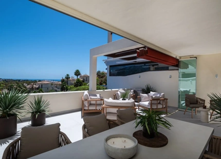 APARTAMENTO CONTEMPORÁNEO CON VISTAS AL MAR EN VENTA EN LA CERQUILLA, NUEVA ANDALUCÍA