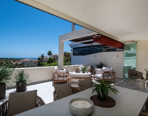 Apartment for sale in La Cerquilla, Nueva Andalucia