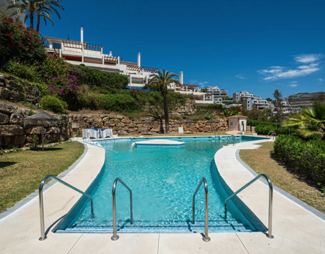 Apartment for sale in La Cerquilla, Nueva Andalucia
