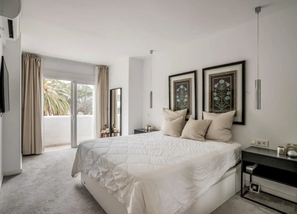 CASA ADOSADA FAMILIAR EN VENTA EN NUEVA ANDALUCÍA