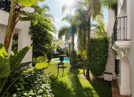 APARTAMENTO REFINADO EN VENTA EN SIERRA BLANCA, MILLA DE ORO DE MARBELLA