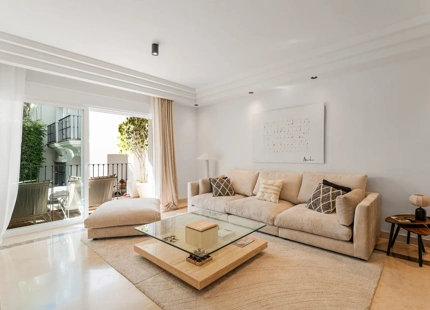 APARTAMENTO REFINADO EN VENTA EN SIERRA BLANCA, MILLA DE ORO DE MARBELLA