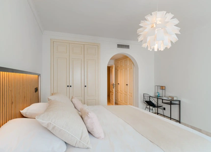 APARTAMENTO REFINADO EN VENTA EN SIERRA BLANCA, MILLA DE ORO DE MARBELLA