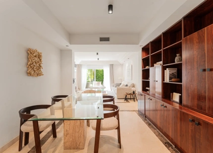 APARTAMENTO REFINADO EN VENTA EN SIERRA BLANCA, MILLA DE ORO DE MARBELLA