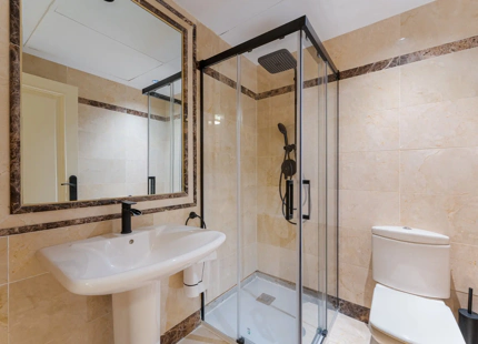 APARTAMENTO REFINADO EN VENTA EN SIERRA BLANCA, MILLA DE ORO DE MARBELLA