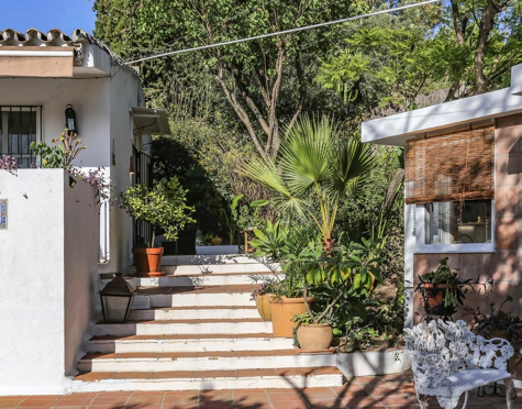 Villa en venta en El Padron, Estepona East