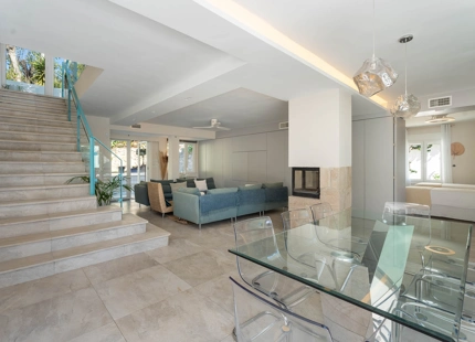 CONTEMPORARY FAMILY VILLA WITH SEA BREEZES AND PRIME CONNECTIVITY IN EL ROSARIO