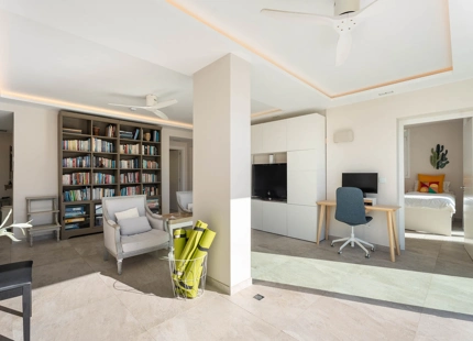 CONTEMPORARY FAMILY VILLA WITH SEA BREEZES AND PRIME CONNECTIVITY IN EL ROSARIO