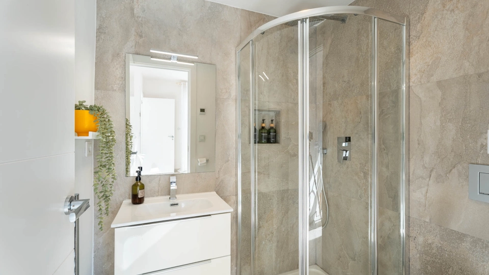 Villa for sale in El Rosario, Marbella East