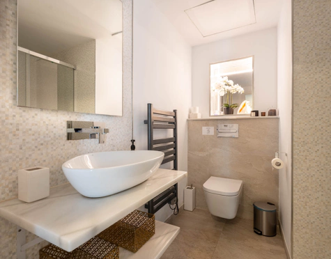 Villa for sale in El Rosario, Marbella Este