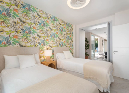 CONTEMPORARY FAMILY VILLA WITH SEA BREEZES AND PRIME CONNECTIVITY IN EL ROSARIO