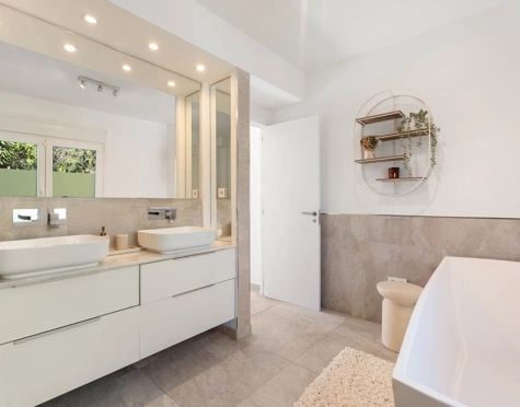Villa for sale in El Rosario, Marbella Este