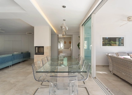 CONTEMPORARY FAMILY VILLA WITH SEA BREEZES AND PRIME CONNECTIVITY IN EL ROSARIO
