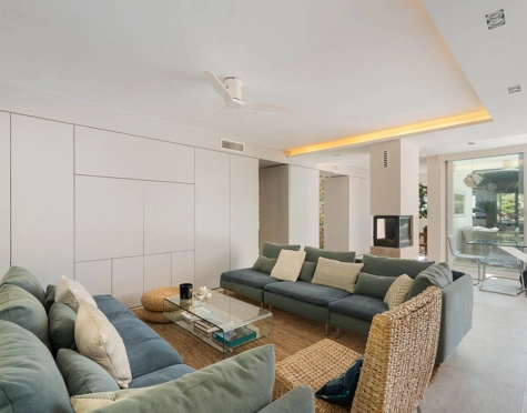 Villa for sale in El Rosario, Marbella Este