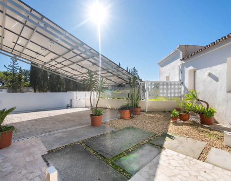 Villa for sale in El Rosario, Marbella Este