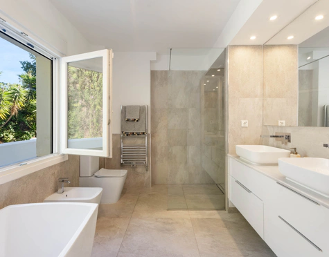 Villa for sale in El Rosario, Marbella Este