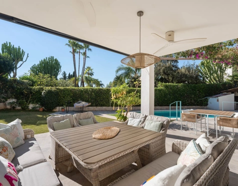 Villa for sale in El Rosario, Marbella Este